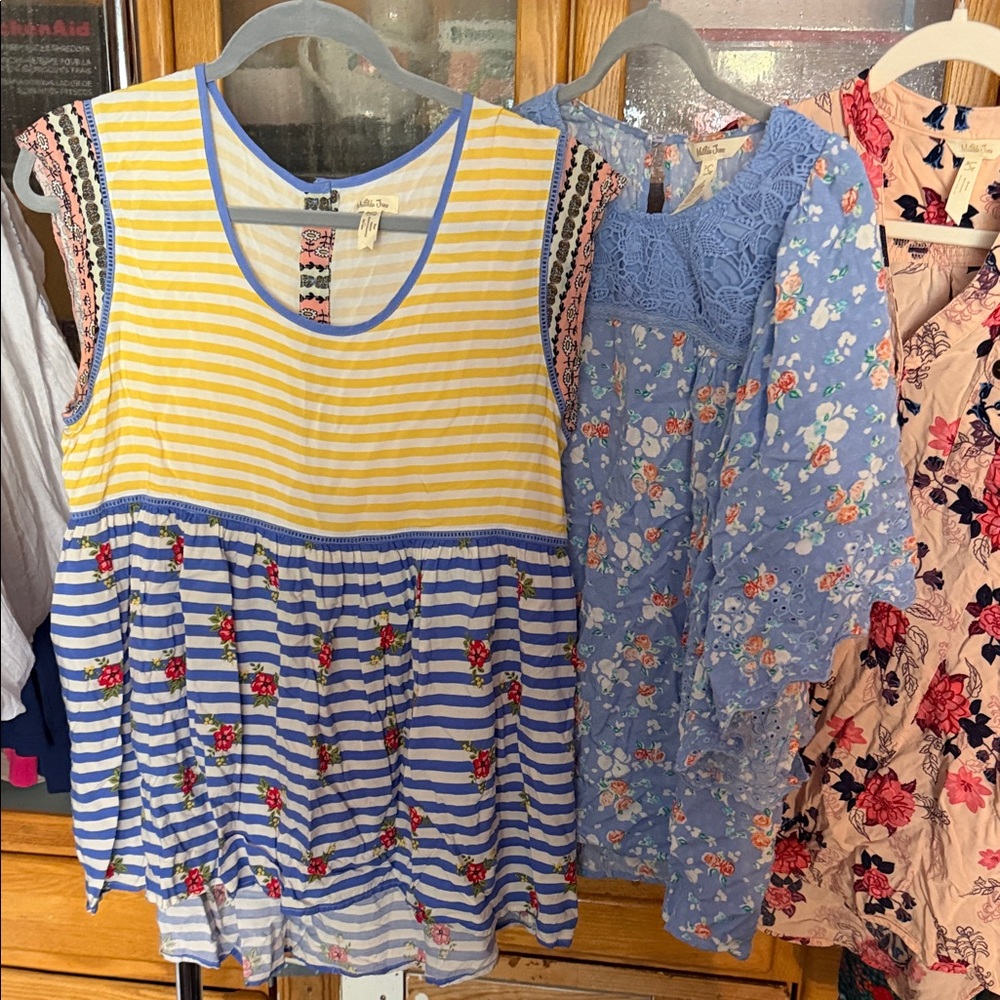 Matilda Jane 4 top bundle size large w/1 free one due to condition size large